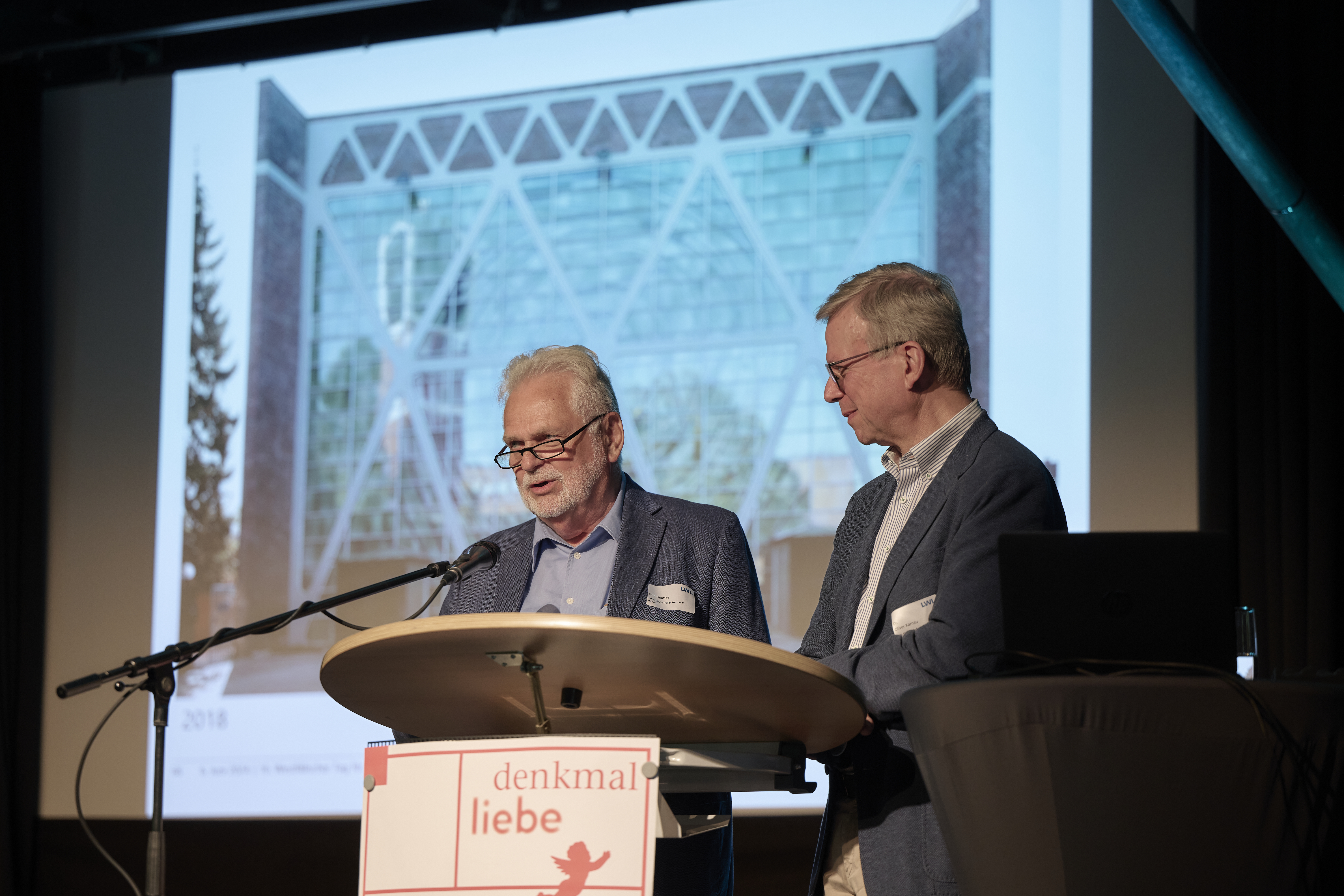 Redner am Rednerpult