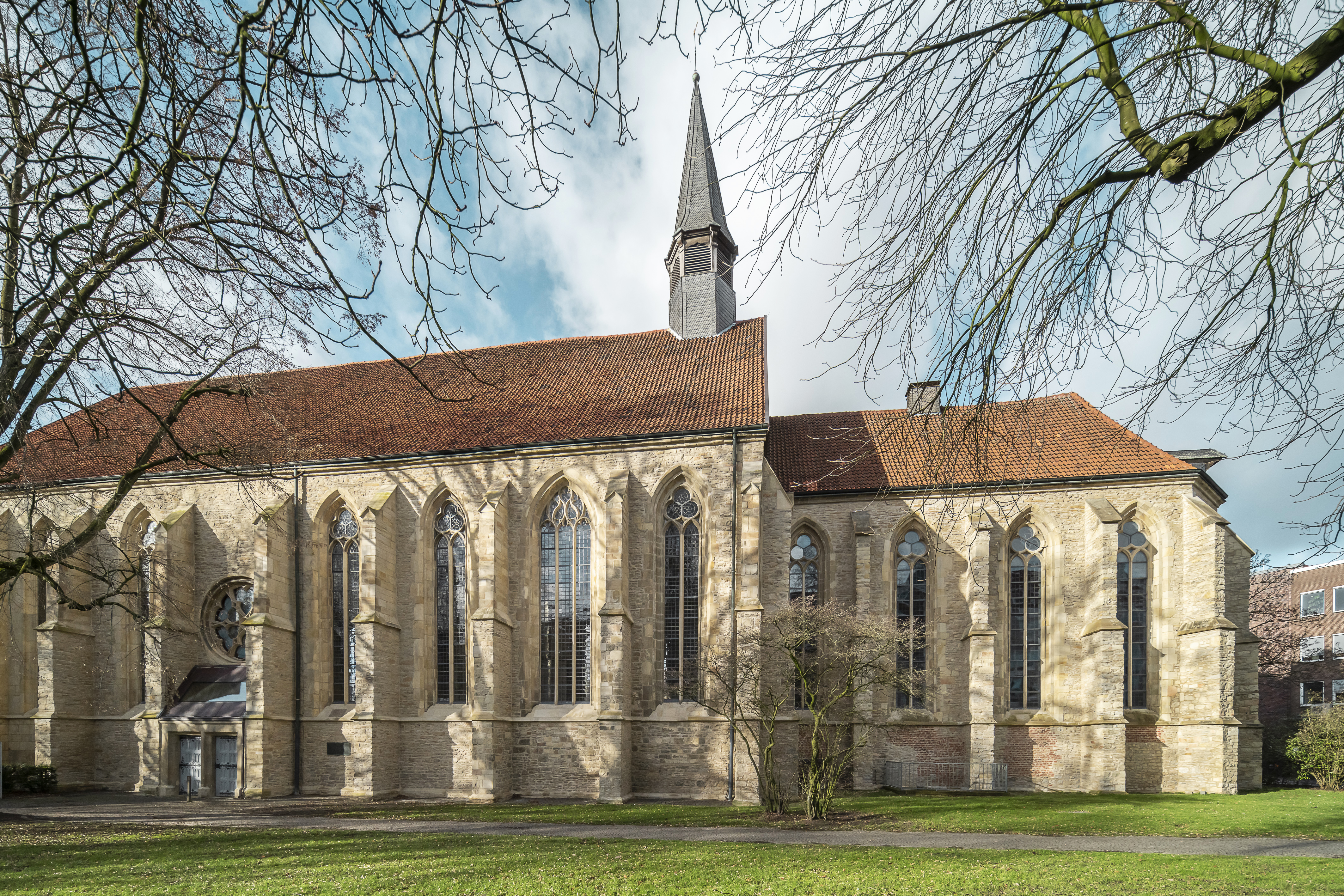 Apostelkirche ins Münster, Südseite