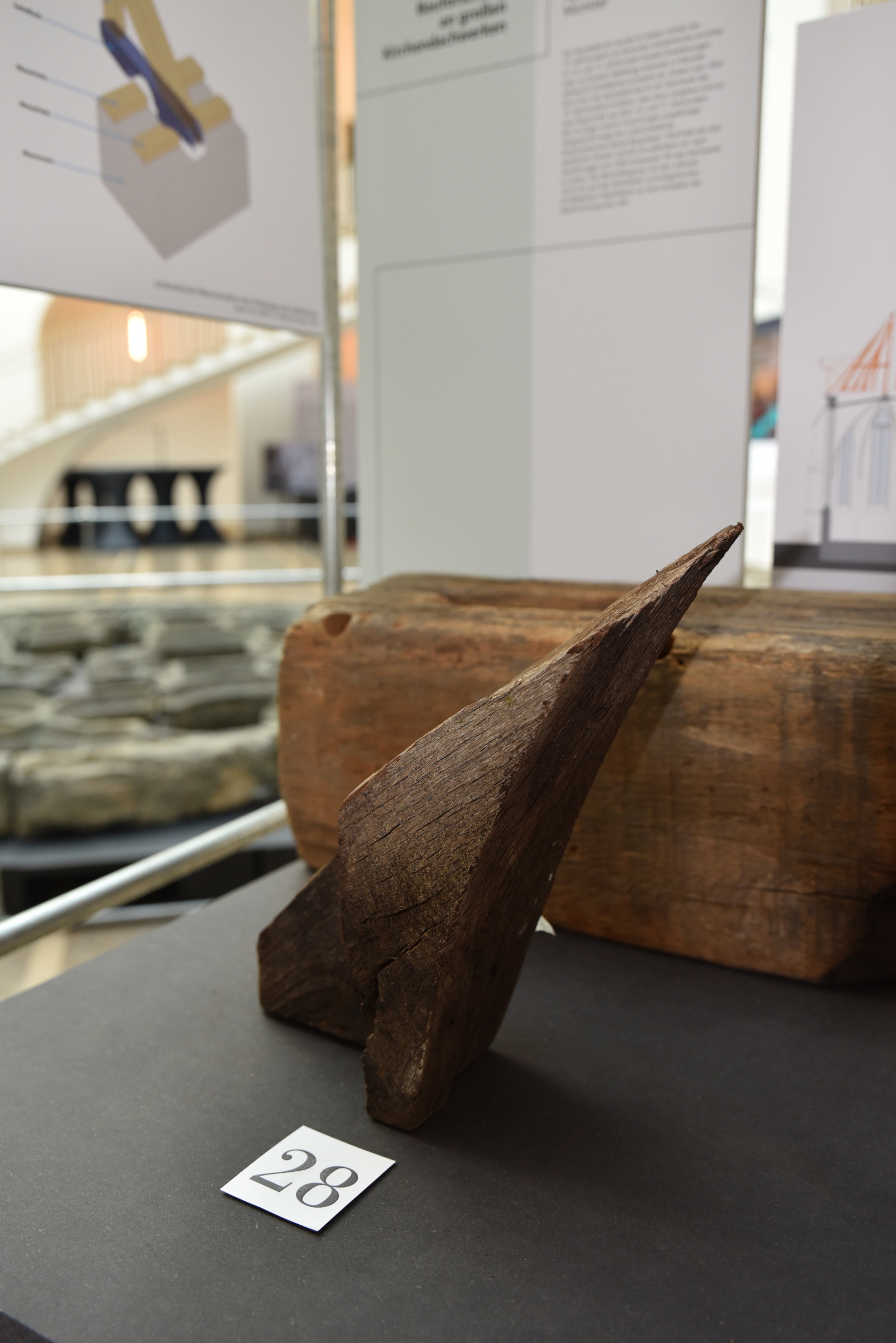 Fragment eines spätmittelalterlichen Kopfbands