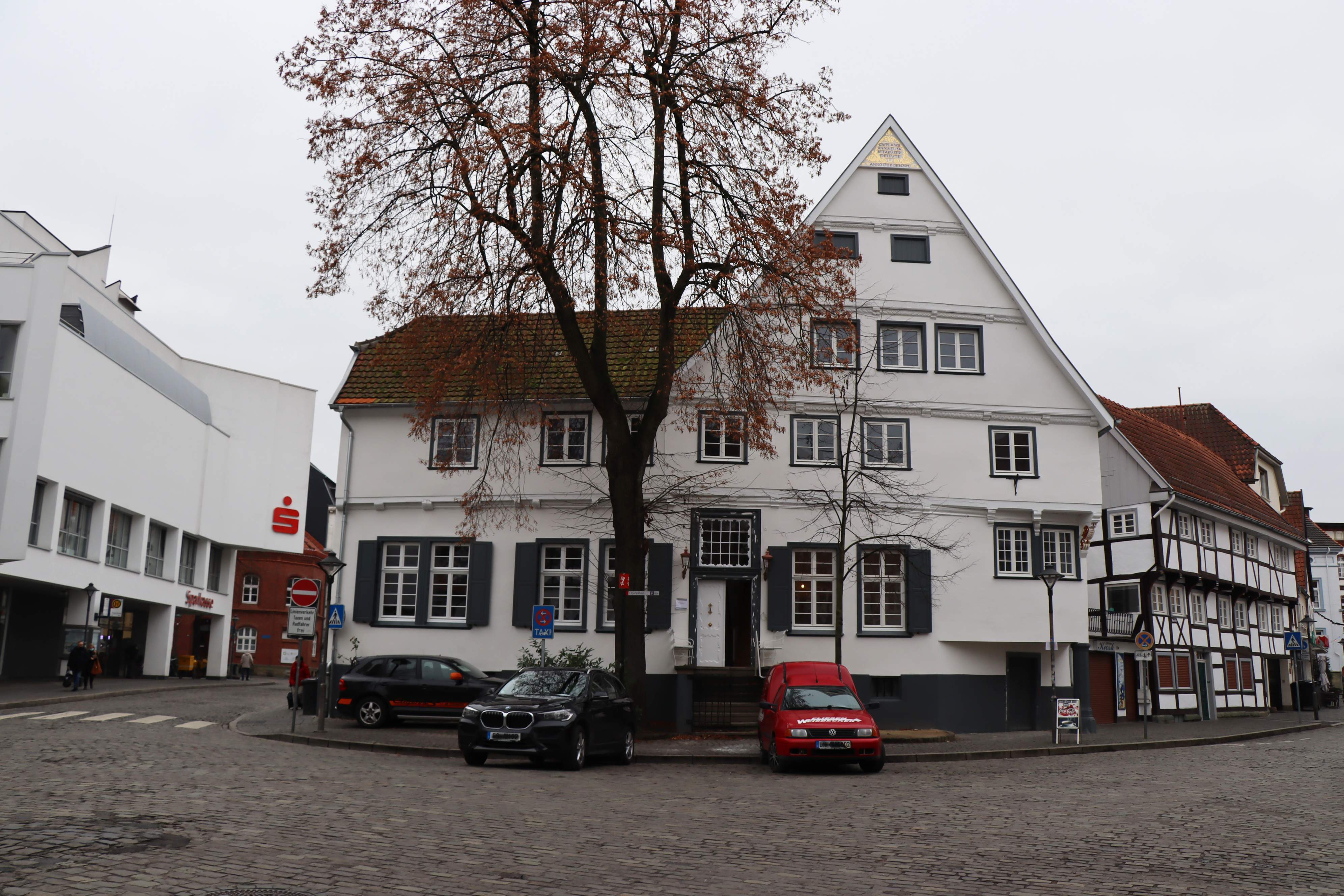 Soest, Marktstraße 11, Hauptansicht nach Fertigstellung mit neuem Kalkputz (2021).
