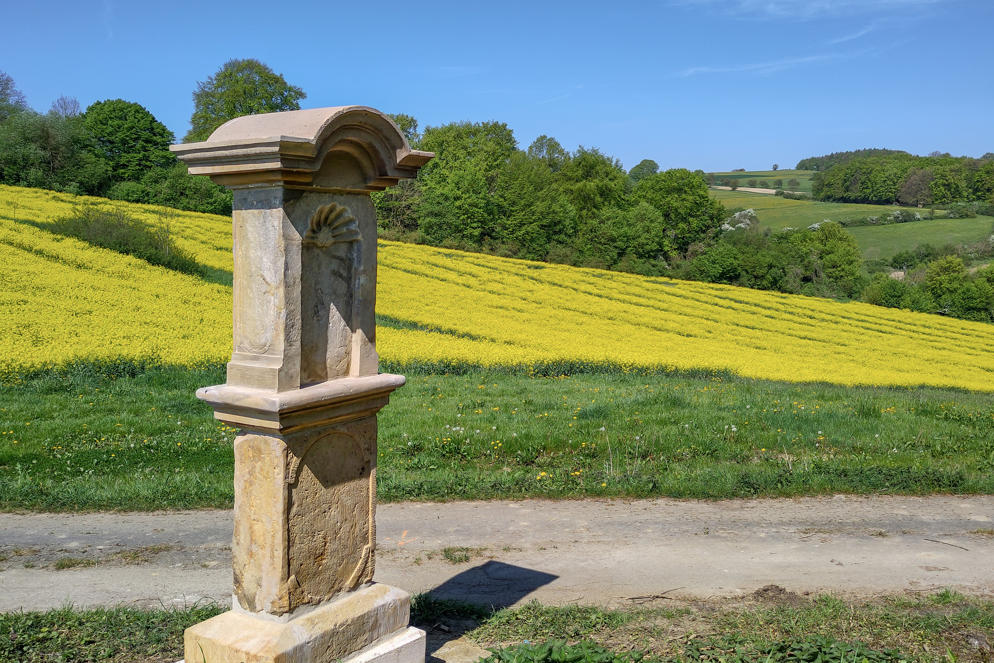 Bildstock 4 nach der Restaurierung am neuen, geschützten Standort