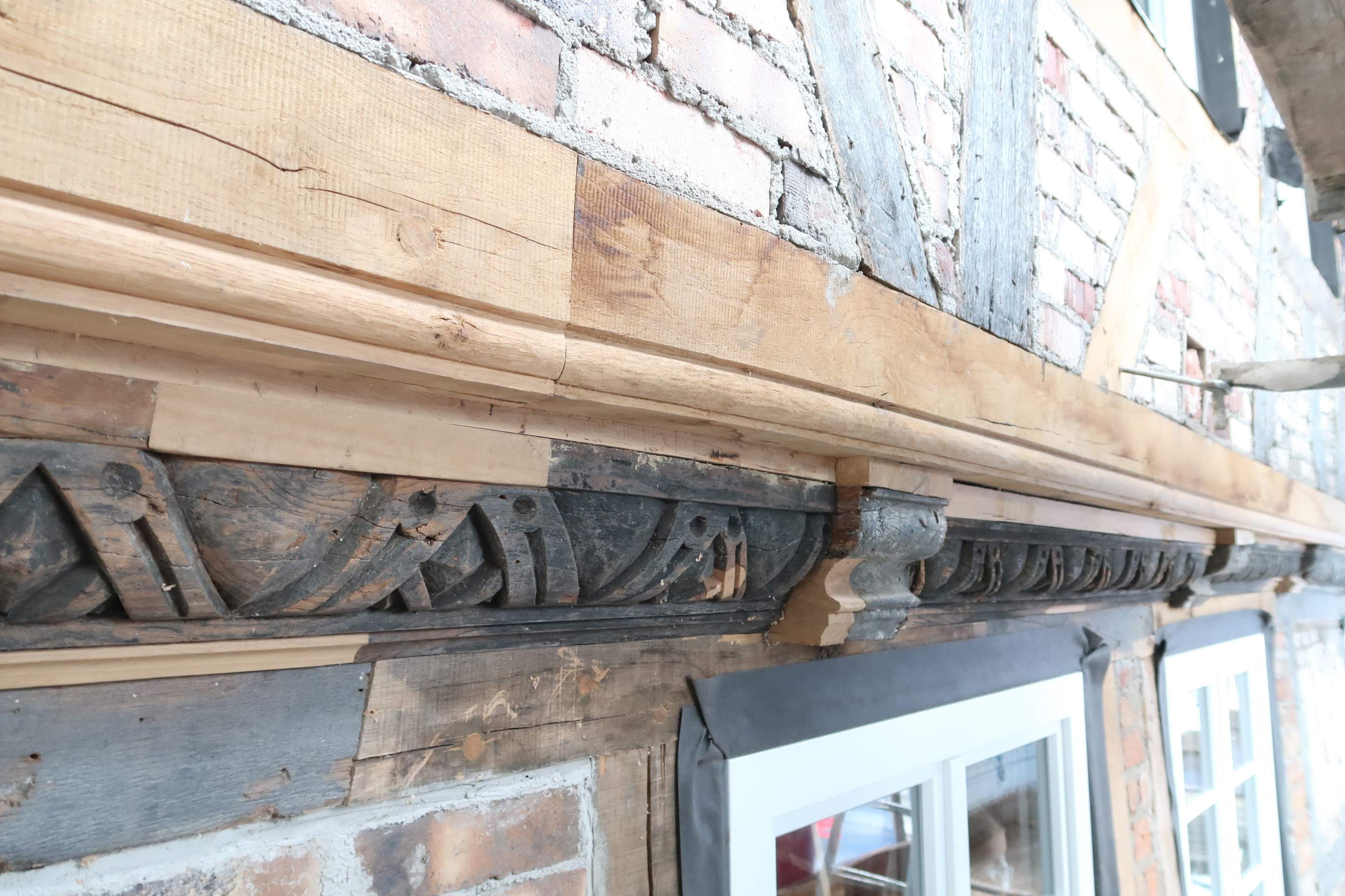 Detail eines Füllholzes mit Zangenfries aus dem 17. Jahrhundert