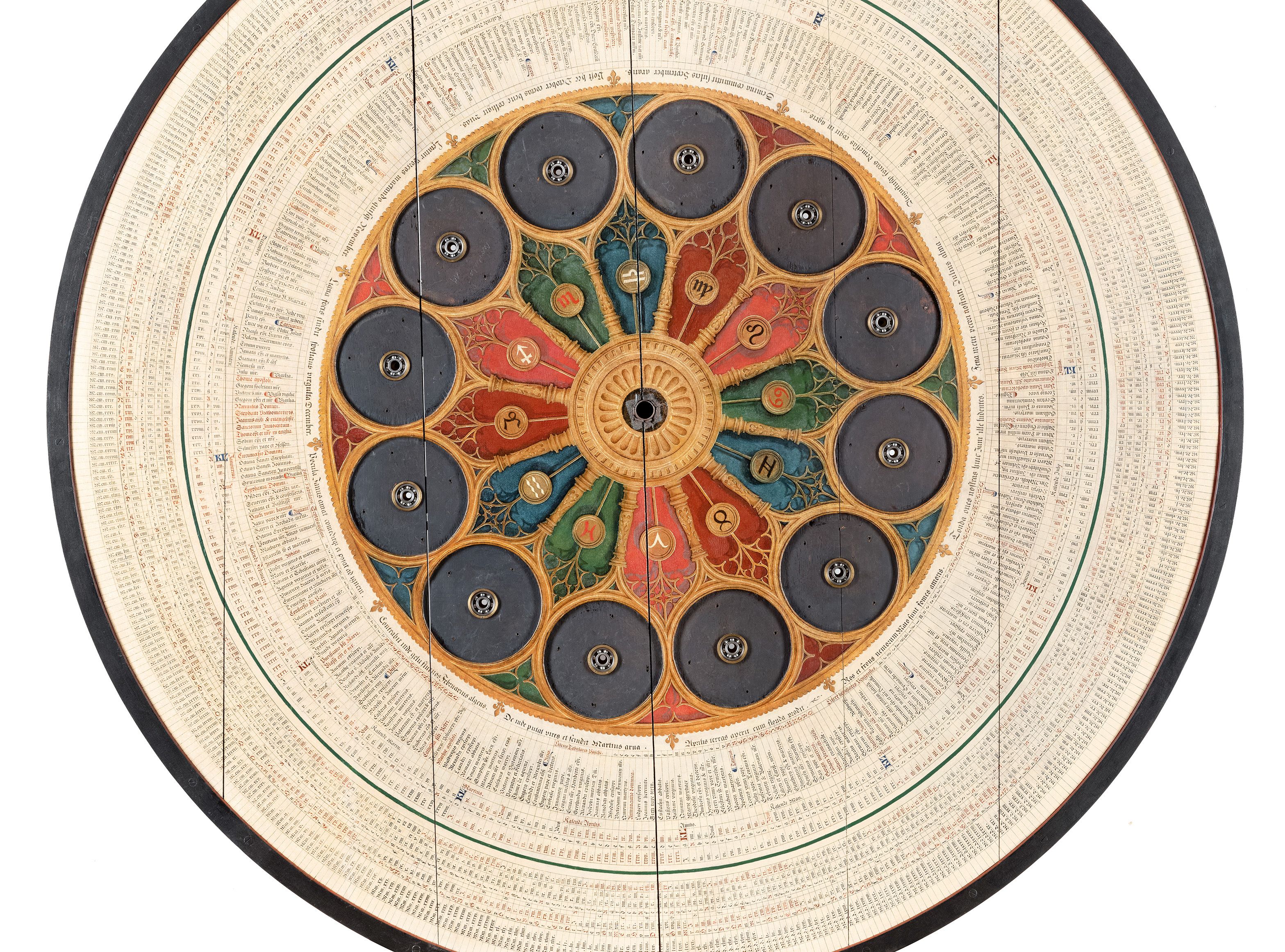 Kalendarium mit Kugellagern für die Monatsscheiben, Foto: Stephan Kube