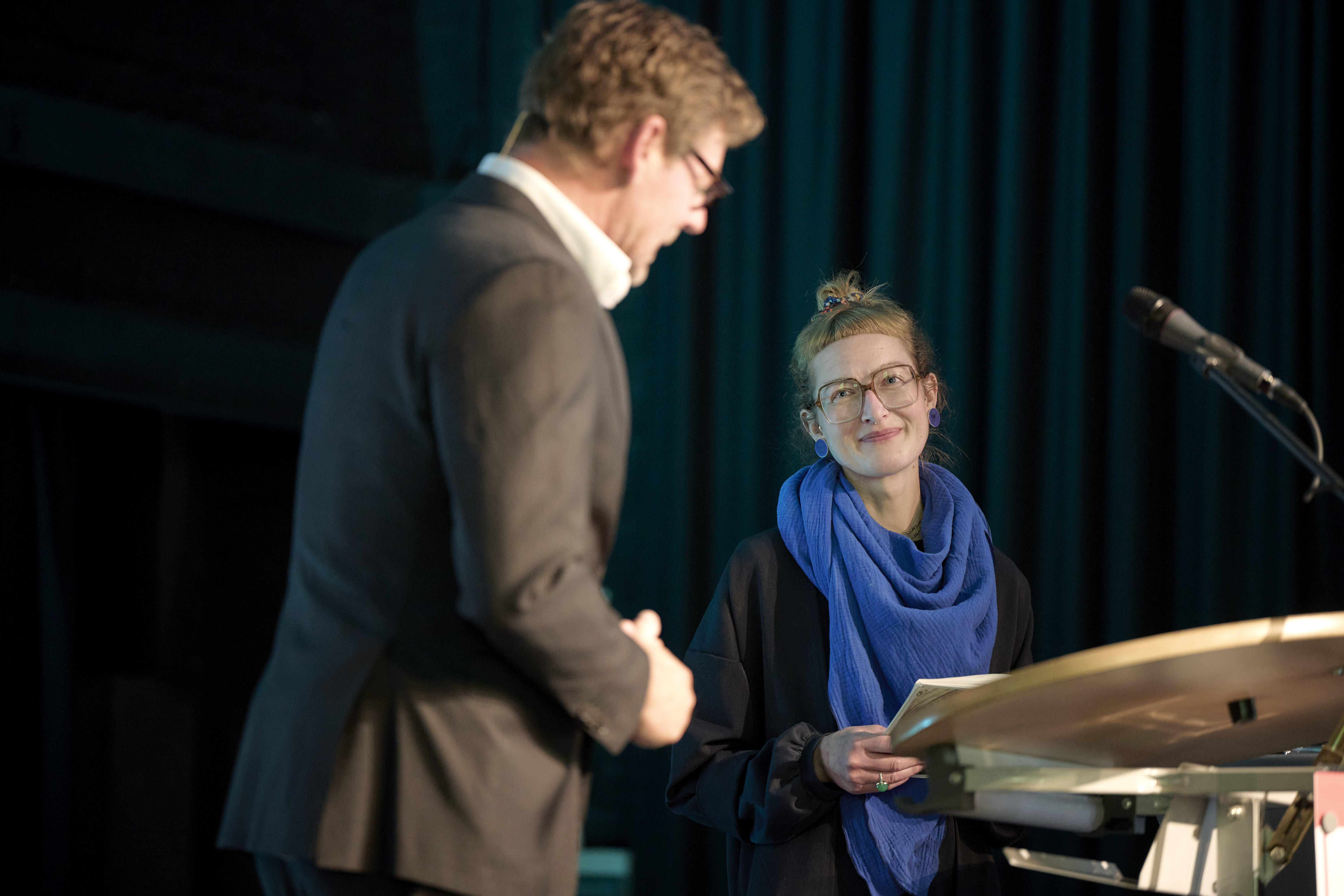 Fenster von Georg Meistermann an der Heilig-Kreuz-Kirche in Bottrop