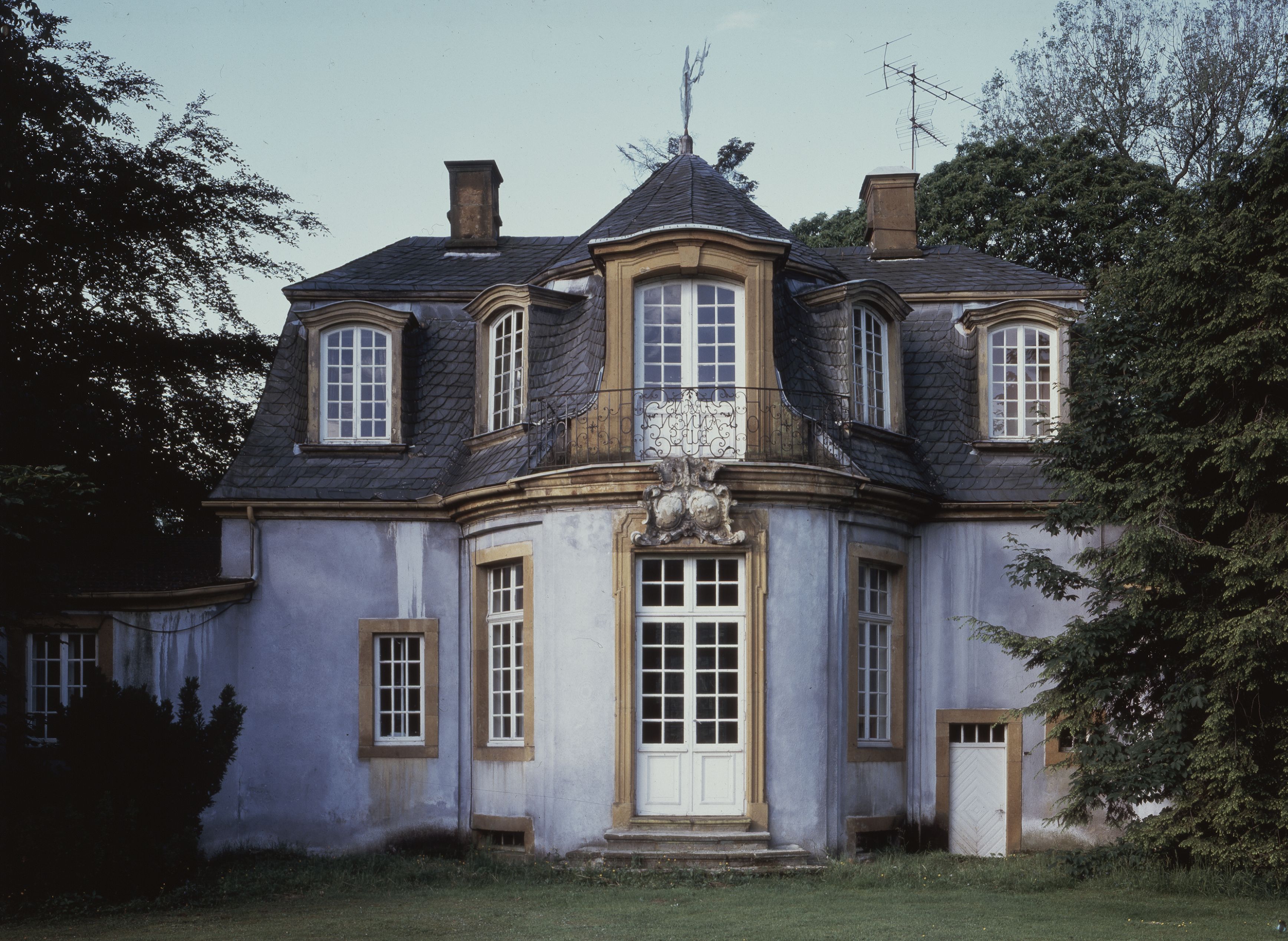 Orangerie bei Schloss Tatenhausen, Mittelrisalit der Hauptfassade Orangerie bei Schloss Tatenhausen, Mittelrisalit der Hauptfassade