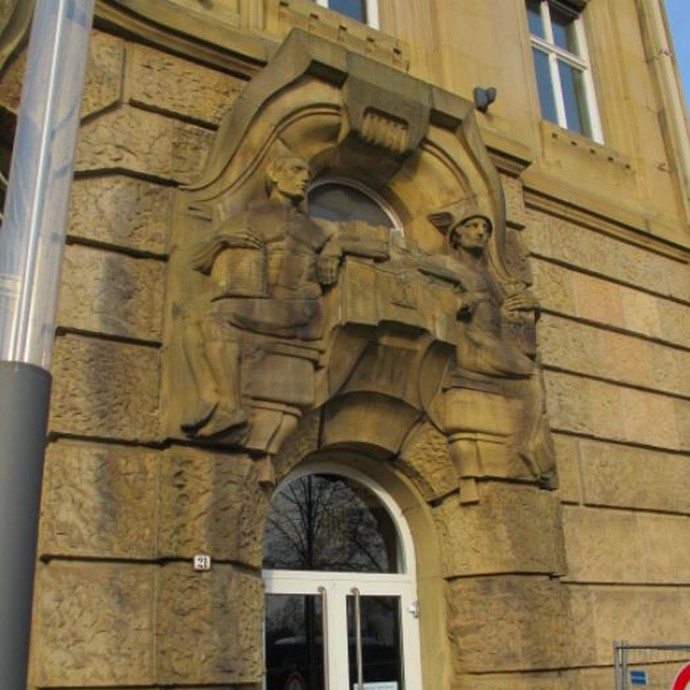 Detail Figurenportal, Zustand 2012 (vergrößerte Bildansicht wird geöffnet)