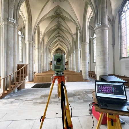 Tachymeter in der Apostelkirche Münster