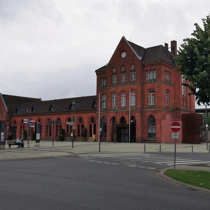 Hauptbahnhof Detmold (vergrößerte Bildansicht wird geöffnet)