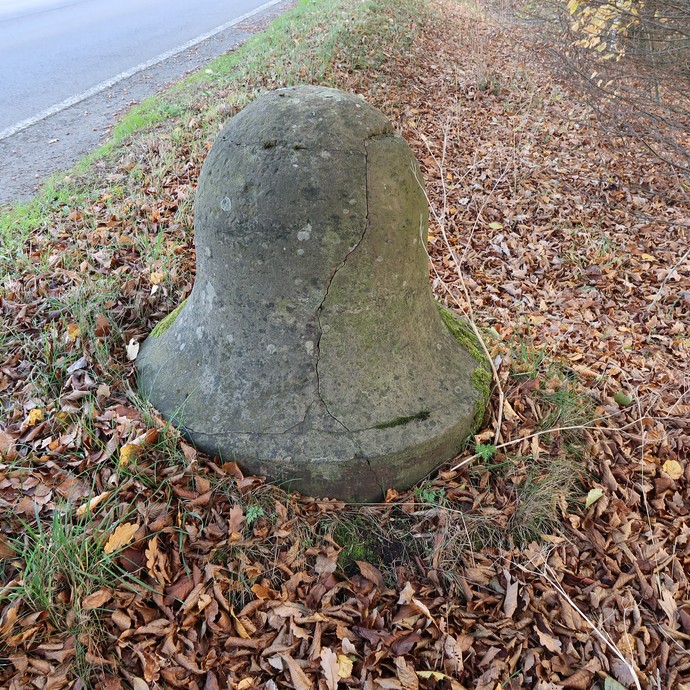Viertelmeilenstein bei Dörnscheid, Gemeinde Wenden (vergrößerte Bildansicht wird geöffnet)