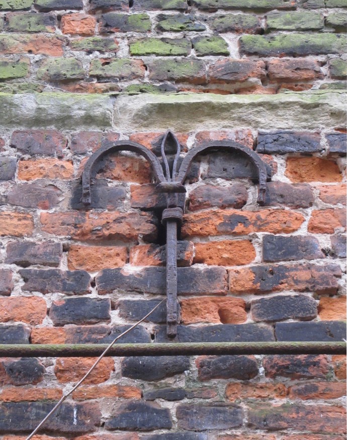 Anker im Mauergefüge