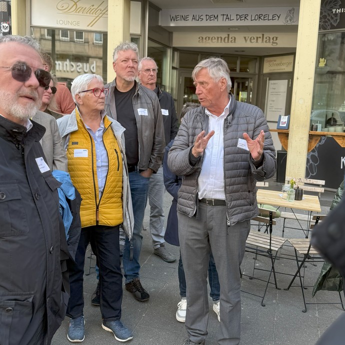 Führung am Roggenmarkt (vergrößerte Bildansicht wird geöffnet)