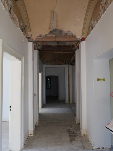 Blick in den Flur vor der Restaurierung