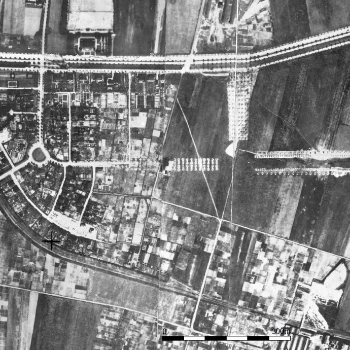Im Luftbild von 1926 lassen sich bereits das Kerngebiet der Gartenstadt und die großräumig angelegten Alleen erkennen (vergrößerte Bildansicht wird geöffnet)