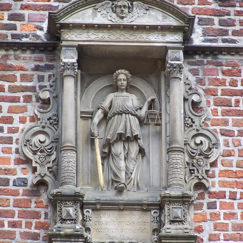 Justitia am Krameramtshaus in Münster