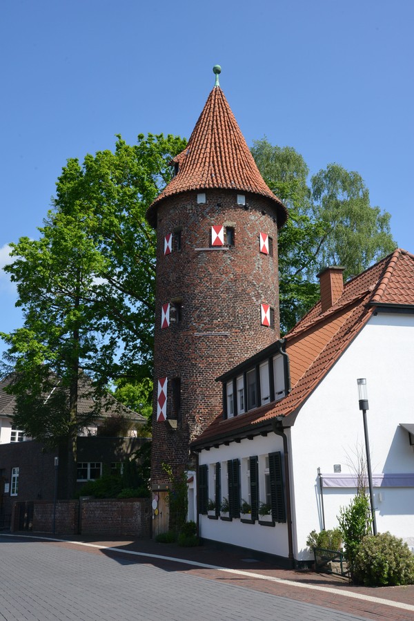 Der Kuhmturm mit Helmabschluss seit 1910