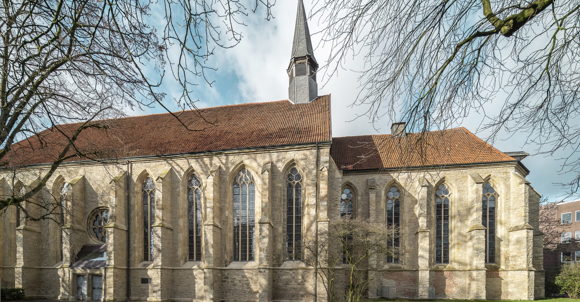 Apostelkirche ins Münster, Südseite