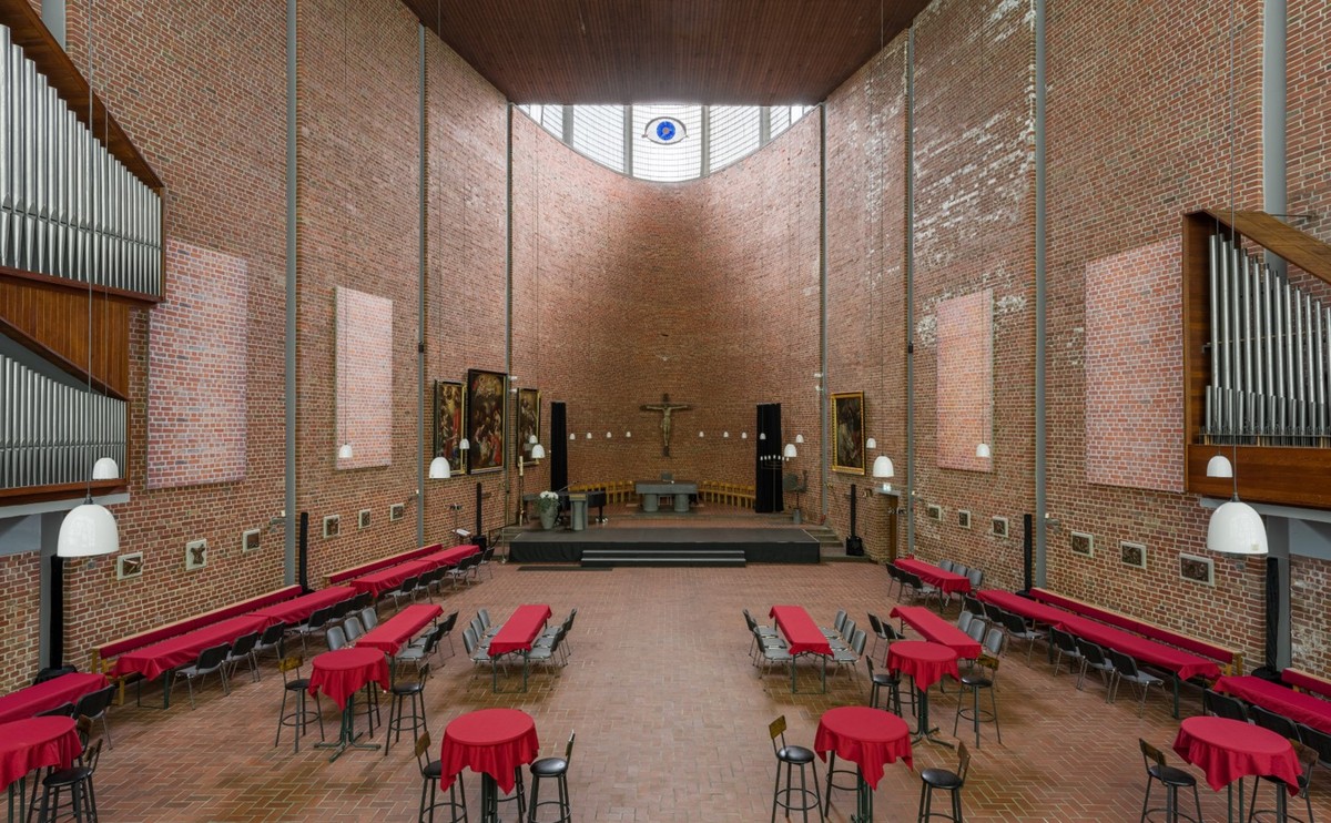 Der Innenraum der Kirche