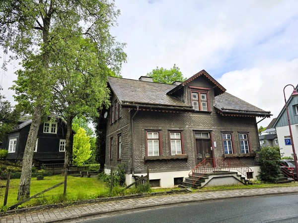 Wohnhaus/ ehemalige Arztpraxis Erndtebrück