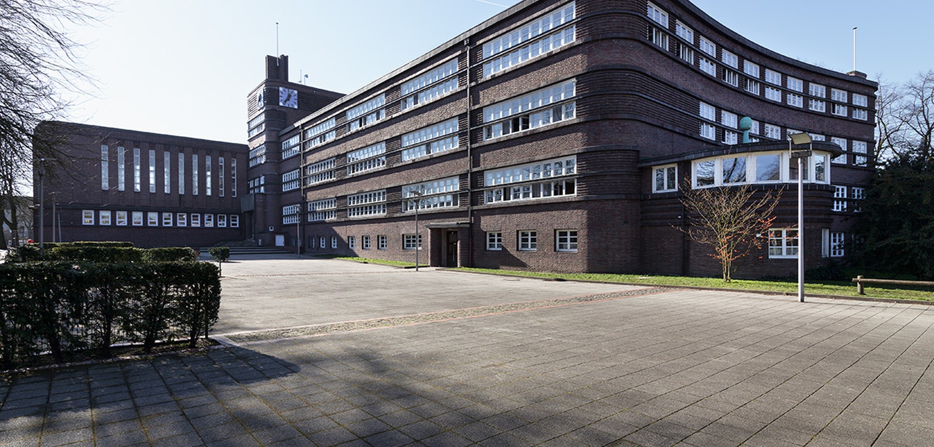 Gesamtansicht des Gymnasiums