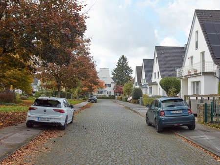 Ebenfalls sind u. a. die Sichtbezüge vom Grabbeplatz Richtung Grabbestraße über die Denkmalbereichssatzung geschützt (Ansicht 2025)