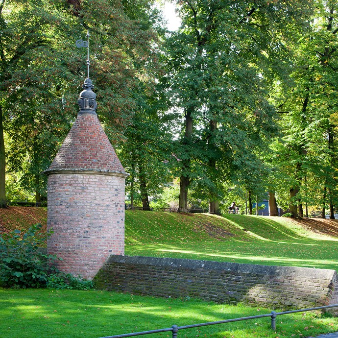 Backsteinarchitektur "Wasserbär" (vergrößerte Bildansicht wird geöffnet)