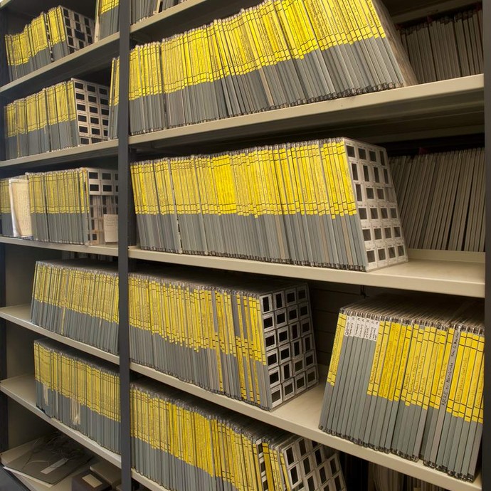Dia-Archiv (vergrößerte Bildansicht wird geöffnet)