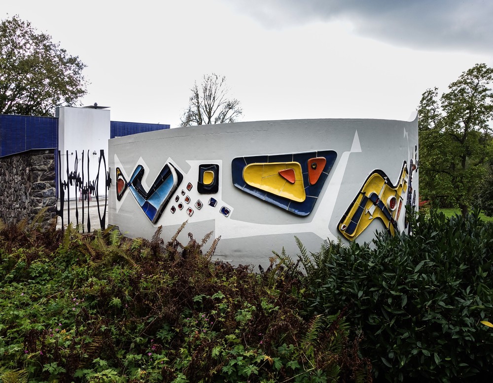 Keramikkunstwand des ehemaligen Parkcafés im Westfalenpark Dortmund