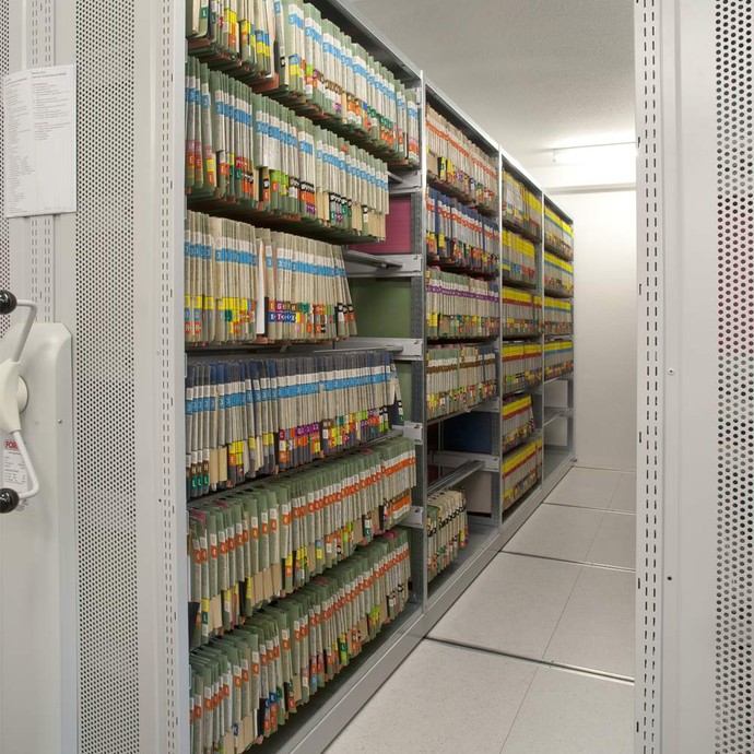 Blick in das Leitplanakten-Archiv (vergrößerte Bildansicht wird geöffnet)