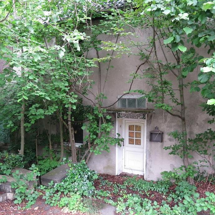 Detailaufnahme einer Glasurergänzung (vergrößerte Bildansicht wird geöffnet)