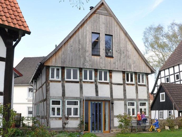 Ehem. Kantorschule, Lage-Heiden (Rückansicht) (vergrößerte Bildansicht wird geöffnet)