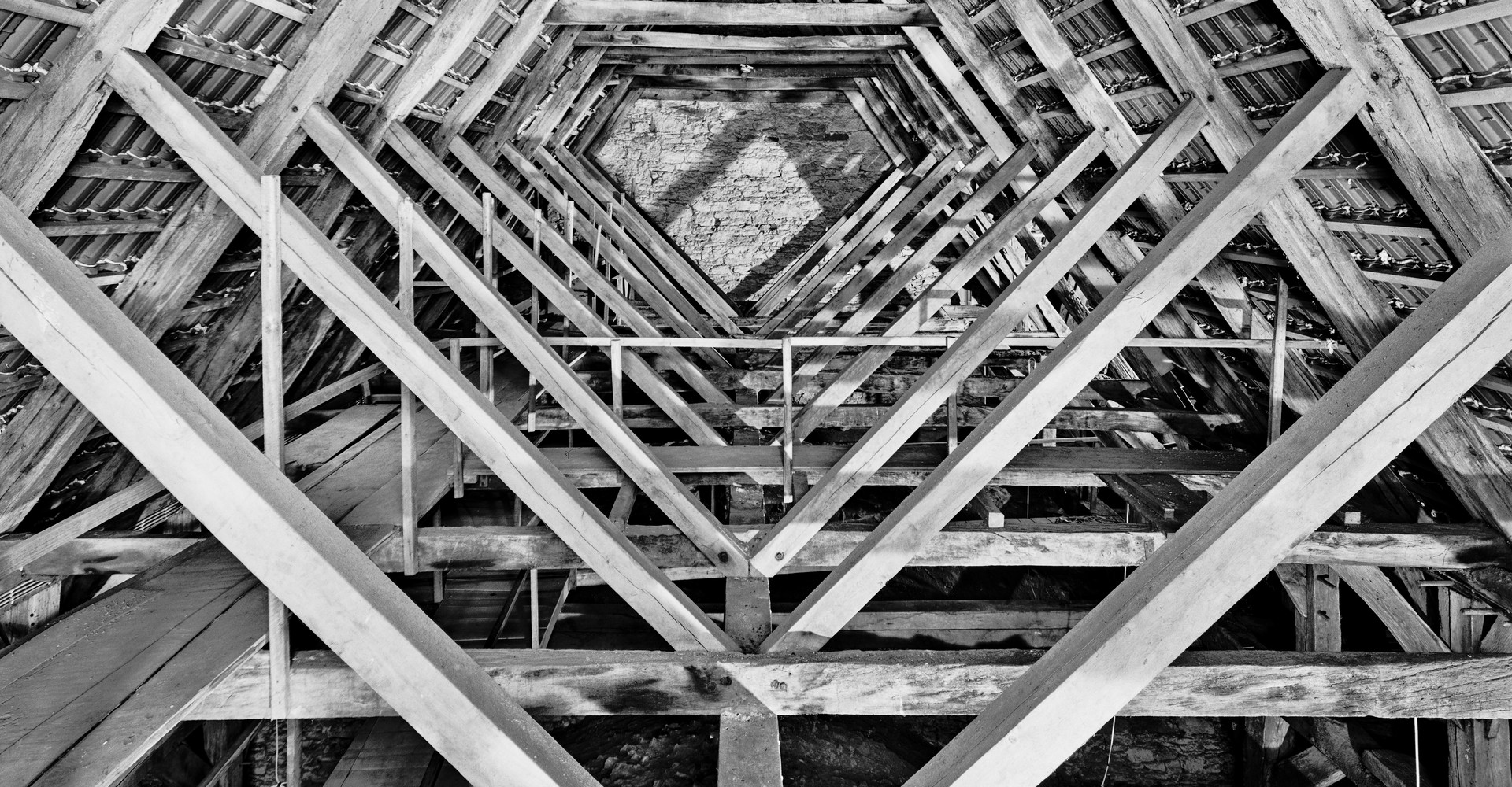Der Blick in Dachgeschossebene oberhalb der Kehlbalken