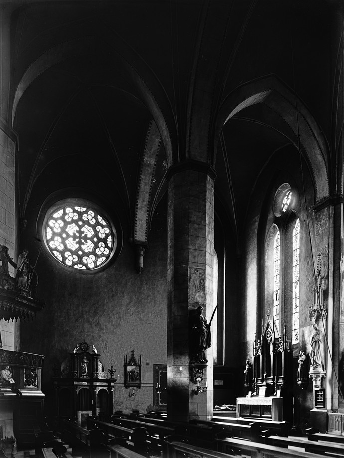 Historisches Foto der Fensterrose im Kircheninnenraum