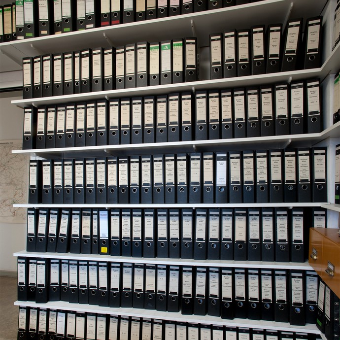 Ordner des Archivs zu den Technischen Kulturdenkmälern (vergrößerte Bildansicht wird geöffnet)