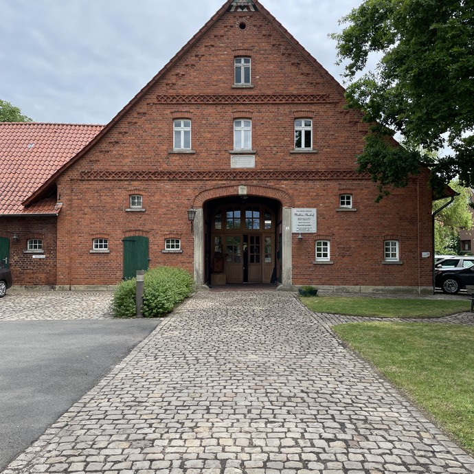 Der Mühlenbauhof in Petershagen-Frille (vergrößerte Bildansicht wird geöffnet)