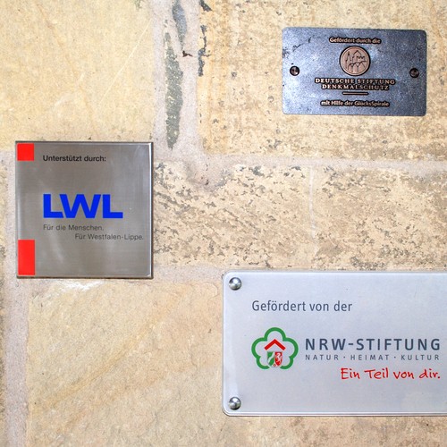 Eine Auswahl von Förderplaketten
