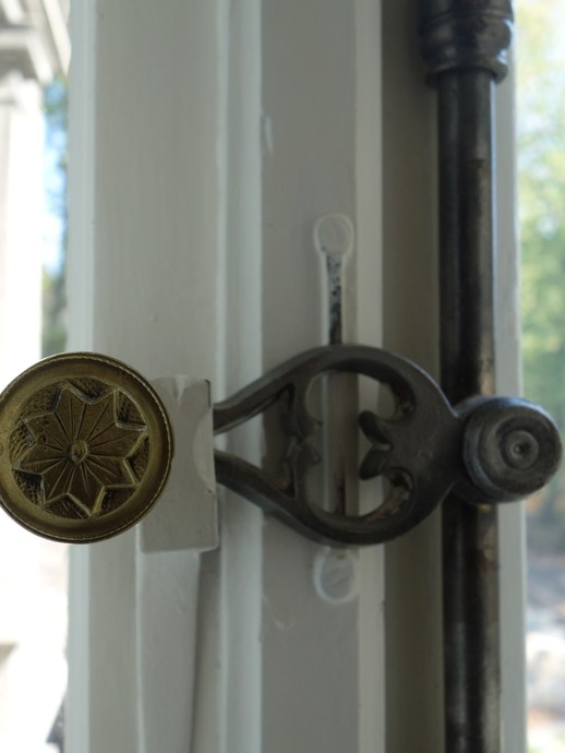 Fensterbeschlag (vergrößerte Bildansicht wird geöffnet)