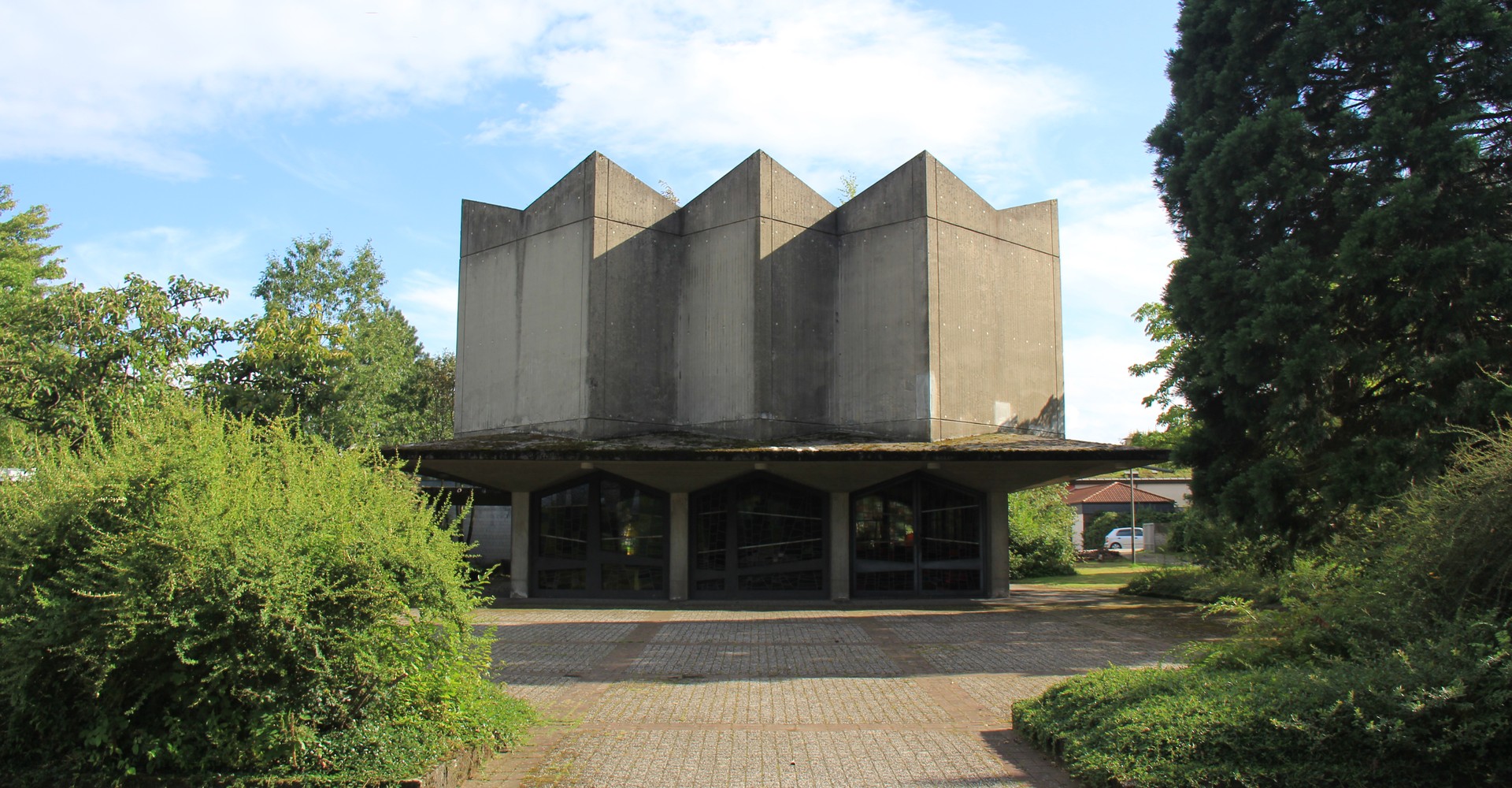 Zustand der Trauerhalle vor der Sanierung