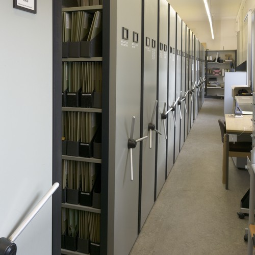 Rollregale in der Registratur