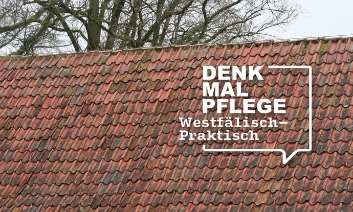 Detail eines Hohlziegeldachs Detail eines Hohlziegeldachs