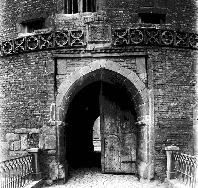 Maßwerk-Formstein, Haus Bladenhorst, historisches Foto von 1906