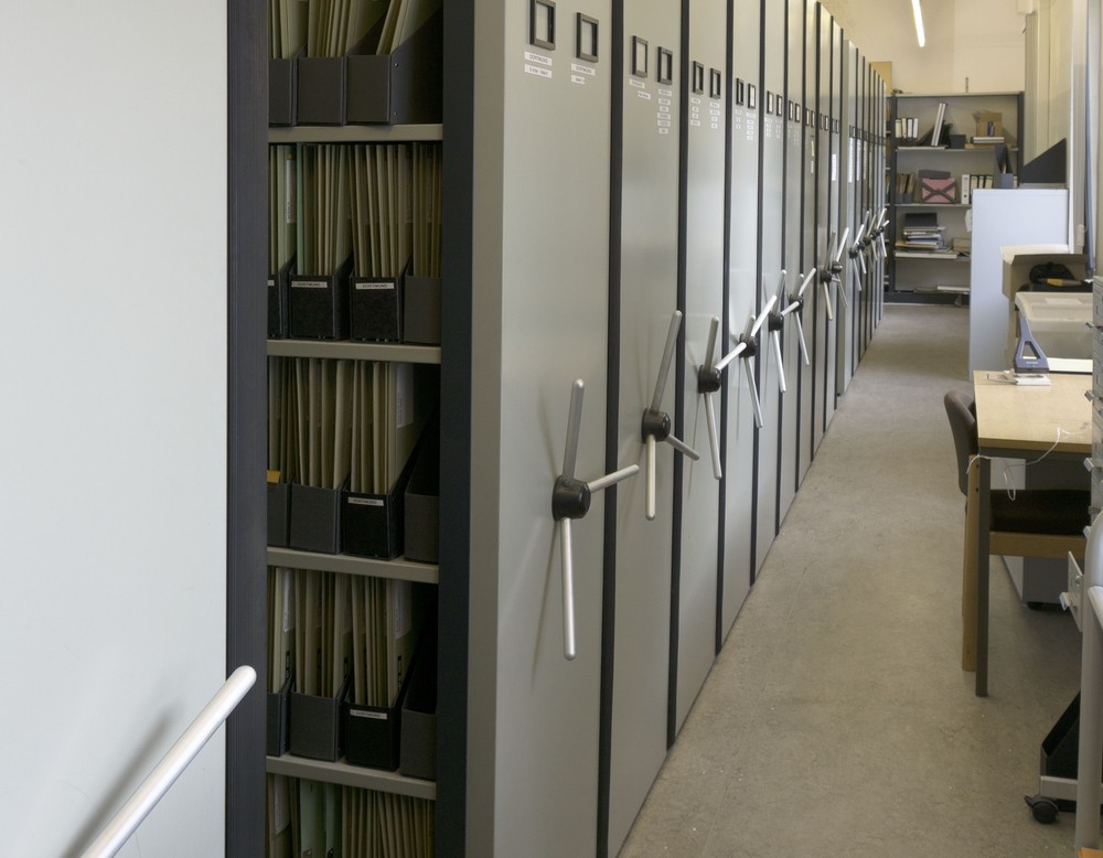 Rollregale in der Registratur
