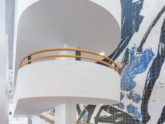 Die Rampe als Architekturskulptur (vergrößerte Bildansicht wird geöffnet)